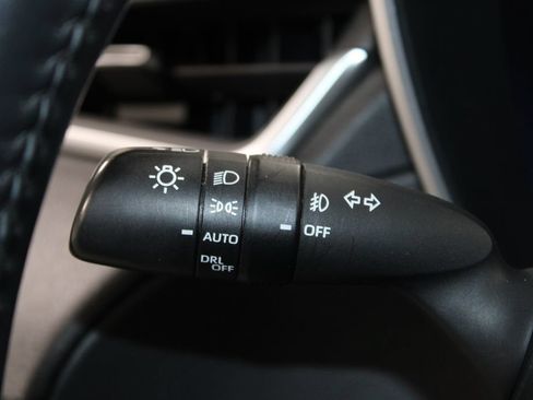Used 2022 Toyota Corolla Cross XLE w/ Convenience Package AWD/4WD image 23