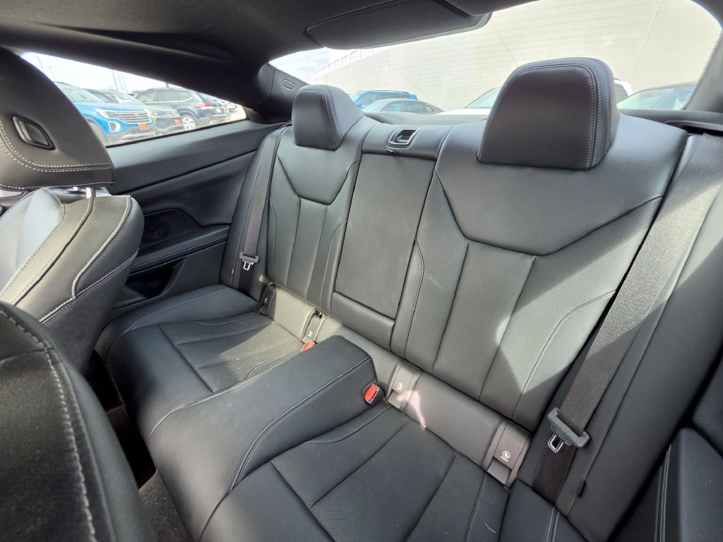 Used 2023 BMW 430i Coupe w/ Convenience Package RWD image 18