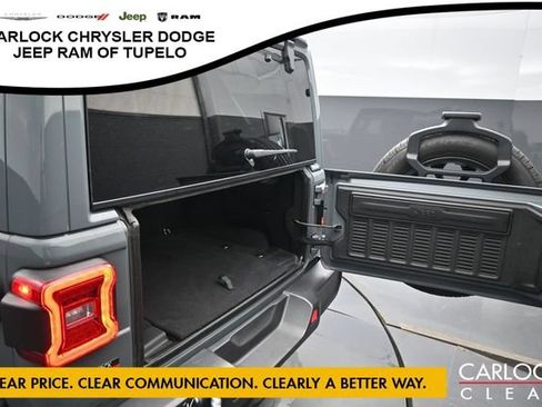 Used 2025 Jeep Wrangler Unlimited Sahara AWD/4WD image 31