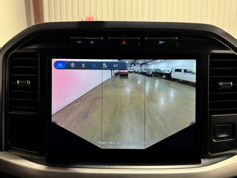 Used 2023 Ford F150 Lightning XLT image 38