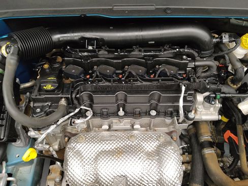 Used 2021 Jeep Renegade Latitude FWD image 30