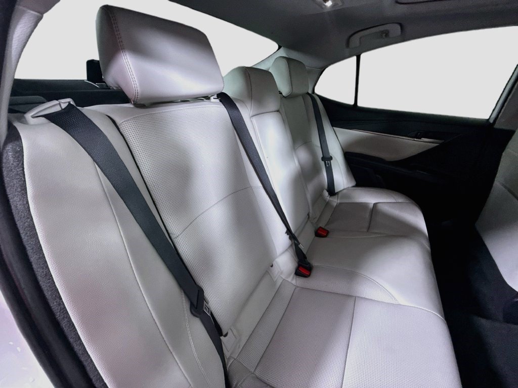 Used 2025 Toyota Camry XLE FWD image 26
