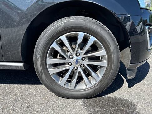 Used 2018 Ford Expedition Limited AWD/4WD image 11