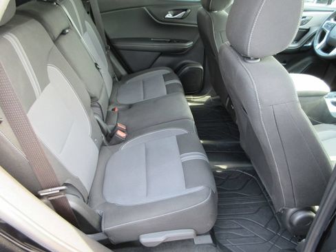 Used 2024 Chevrolet Blazer LT w/ Convenience Package FWD image 17