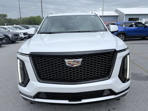 Used 2025 Cadillac Escalade Sport Platinum AWD/4WD image 3
