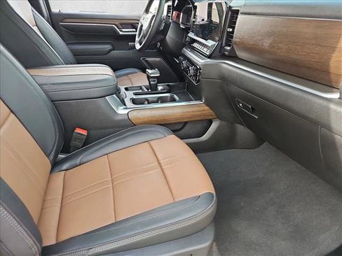 Used 2025 Chevrolet Silverado 1500 High Country w/ High Country Premium Package image 22