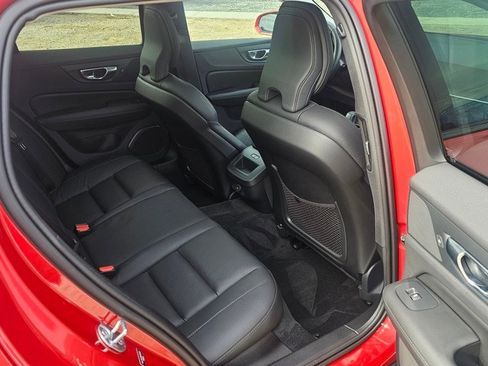 Certified 2024 Volvo V60 B5 Cross Country Plus image 8