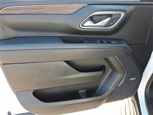 Used 2024 Chevrolet Suburban Premier image 11