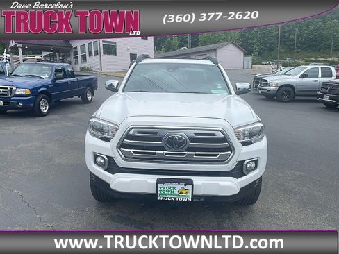 Used 2019 Toyota Tacoma Limited AWD/4WD image 9
