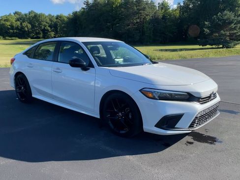 Used 2024 Honda Civic Sport image 3