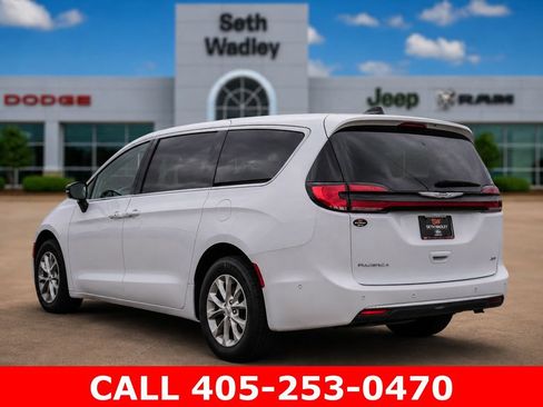 Used 2024 Chrysler Pacifica Touring-L AWD/4WD image 59