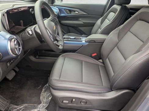 New 2026 Chevrolet Equinox EV LT image 4