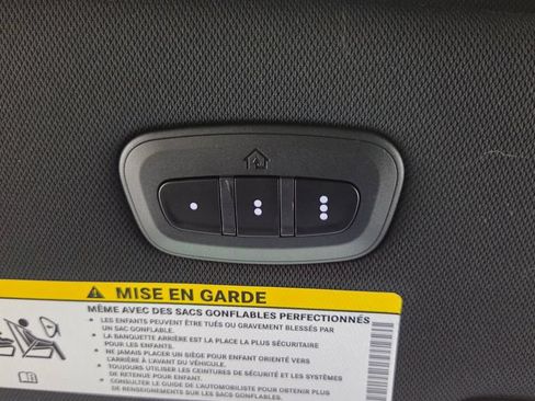 New 2025 Chrysler Pacifica Select w/ Fav Edition Package FWD image 28