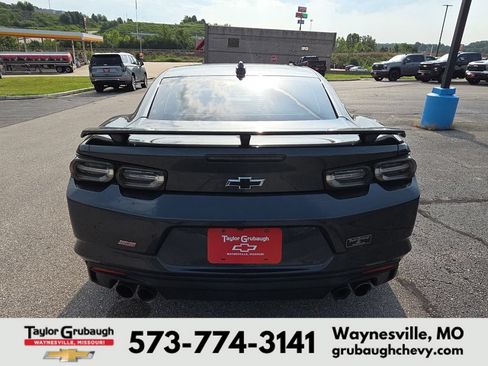 Used 2020 Chevrolet Camaro SS RWD image 7