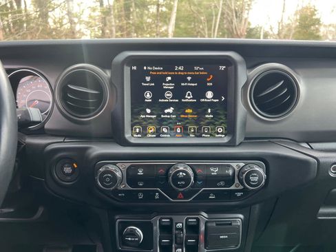 Used 2022 Jeep Wrangler Unlimited Willys image 25