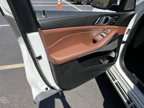 Used 2023 BMW X7 xDrive40i w/ Premium Package AWD/4WD image 12