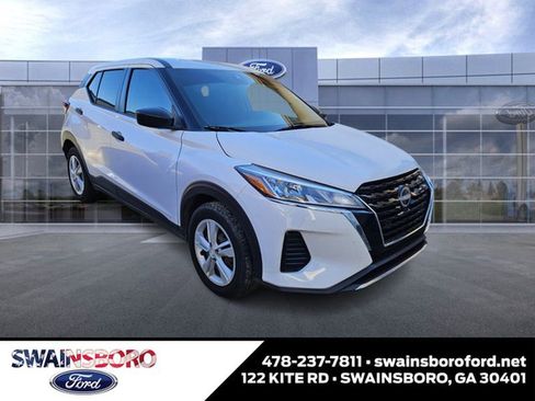 Used 2023 Nissan Kicks S image 1