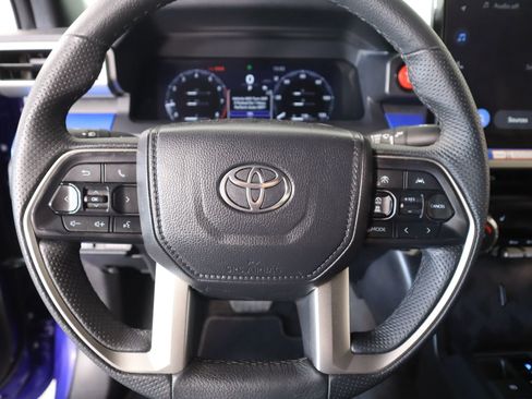 Used 2025 Toyota Tacoma TRD Off-Road AWD/4WD image 3