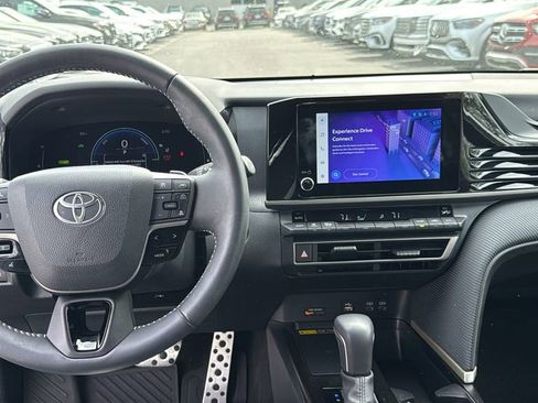 Used 2025 Toyota Camry SE w/ Convenience Package FWD image 24