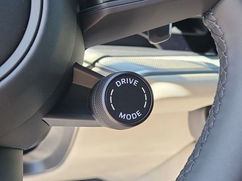 New 2026 Porsche Cayenne Base image 37