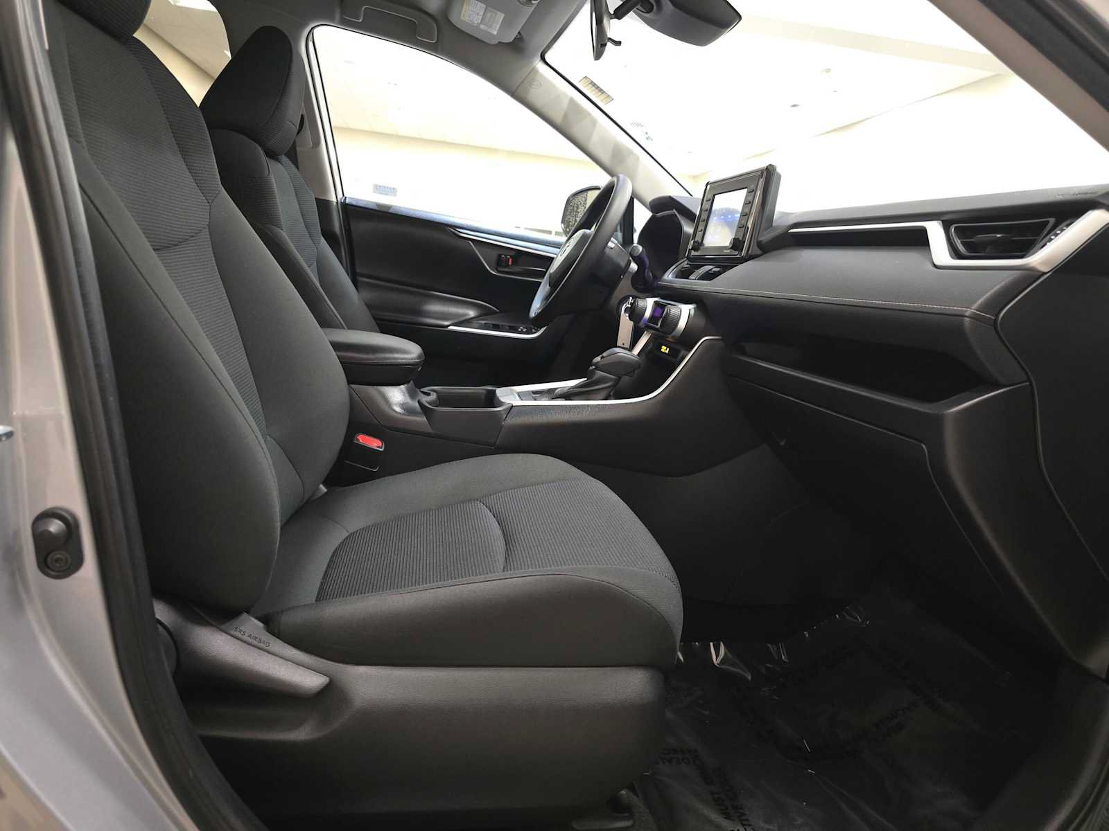 Used 2020 Toyota RAV4 LE w/ All Weather Liner Package FWD image 28