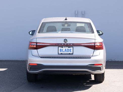 Used 2025 Volkswagen Jetta Sport FWD image 18
