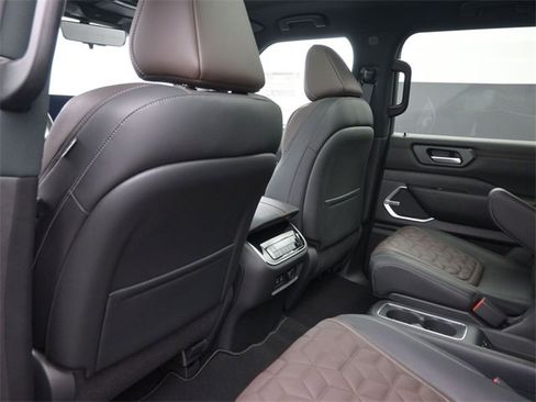 New 2026 Nissan Armada Platinum image 10