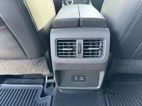 Used 2021 Nissan Rogue SV w/ Premium Package image 25