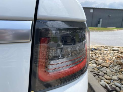 Used 2018 Land Rover Range Rover Sport HSE AWD/4WD image 10