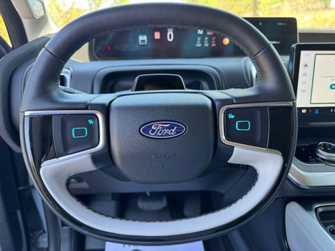 Used 2025 Ford Expedition Max Platinum w/ Platinum Ultimate Package image 19