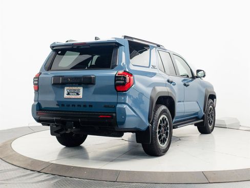 Certified 2025 Toyota 4Runner TRD Off-Road Premium AWD/4WD image 11
