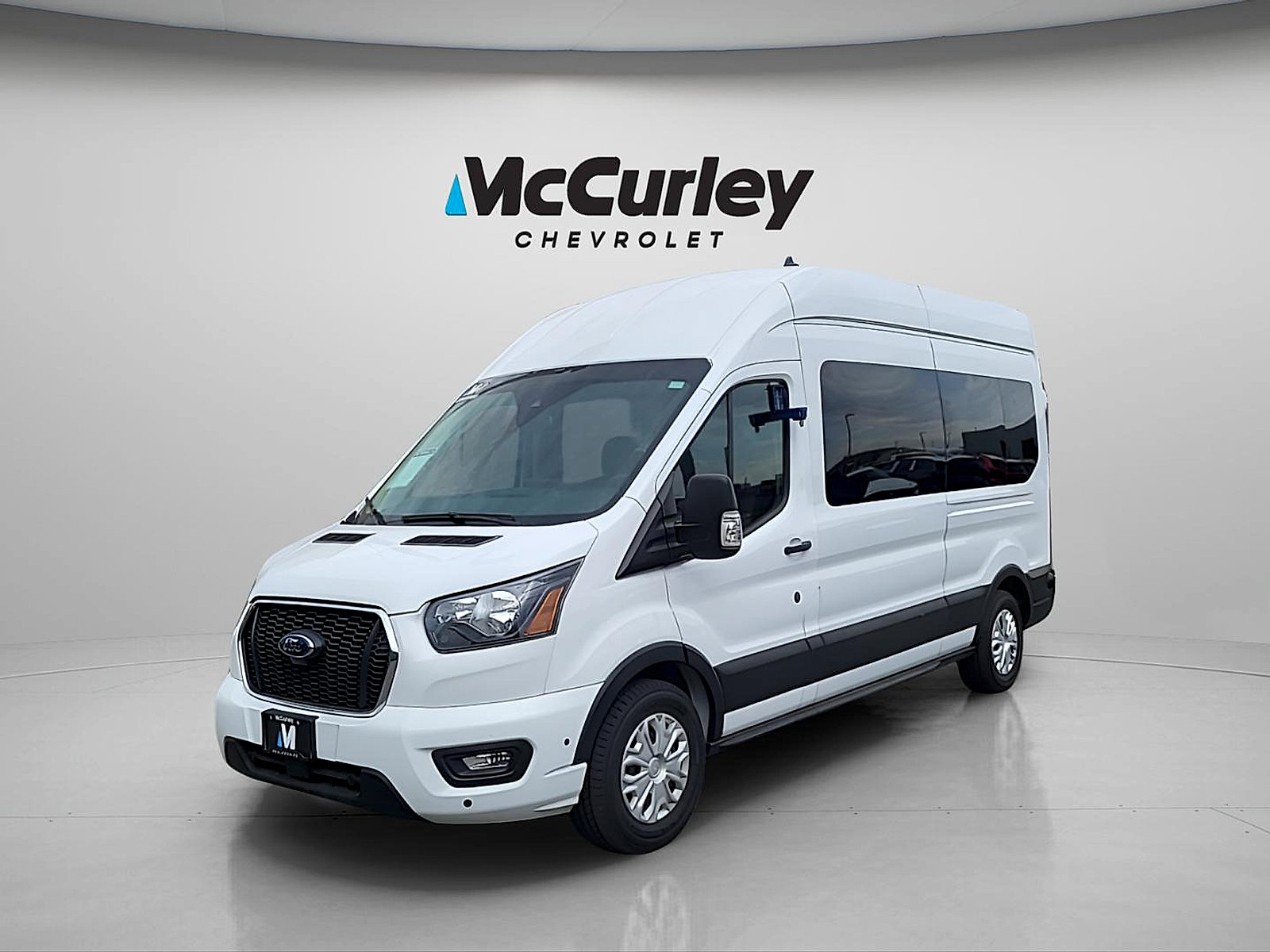 Used 2024 Ford Transit 350 XLT RWD image 3