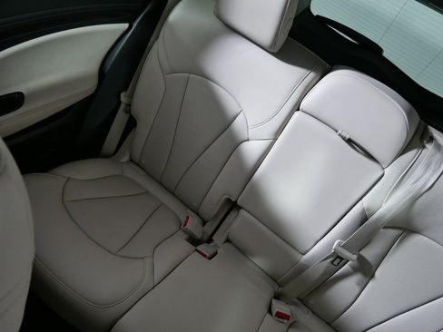 Used 2020 Buick Envision Essence image 12