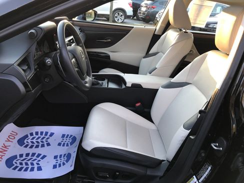 Used 2023 Lexus ES 300h w/ Premium Package image 25