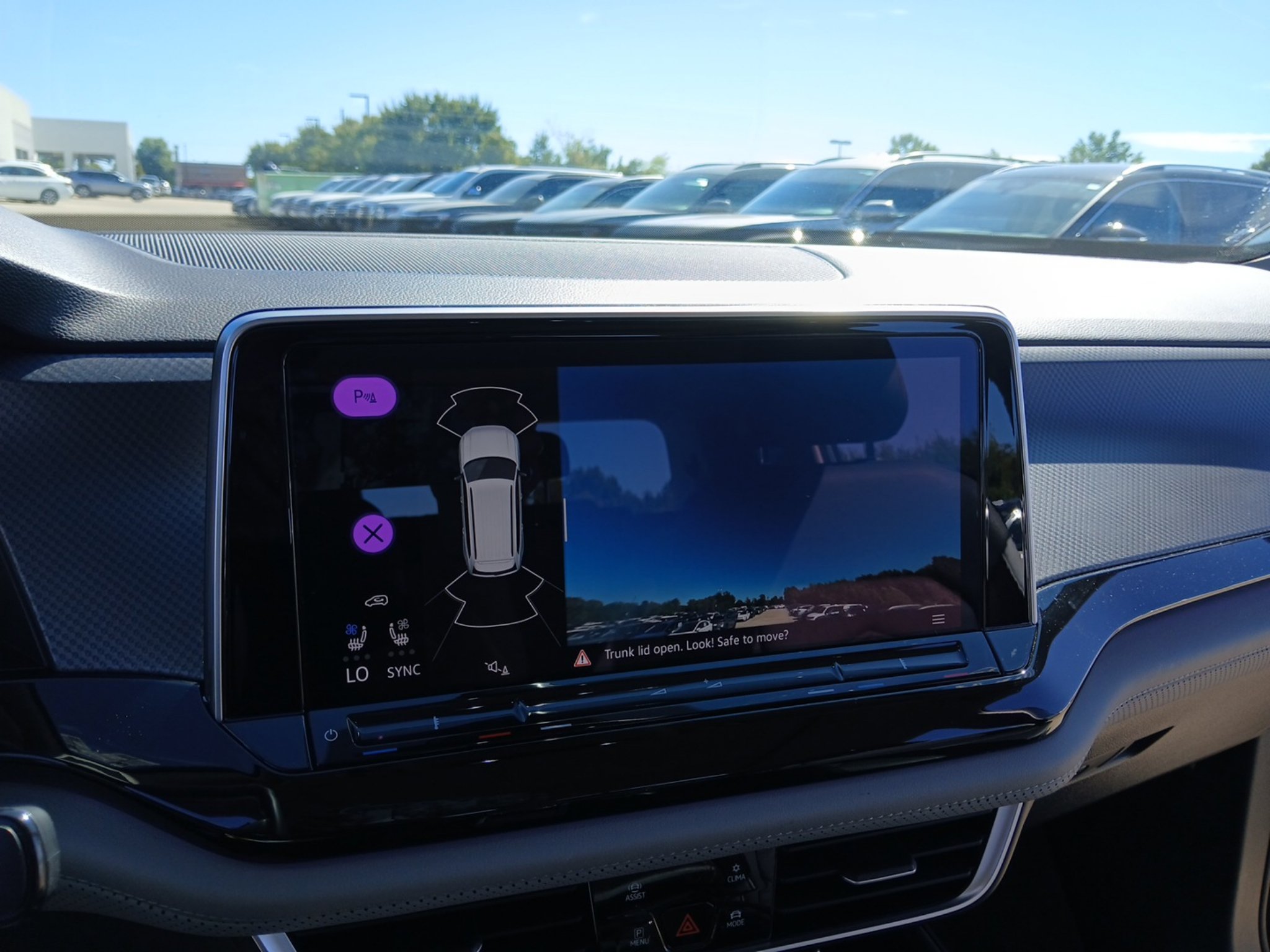 Used 2025 Volkswagen Atlas Peak Edition SE AWD/4WD image 16