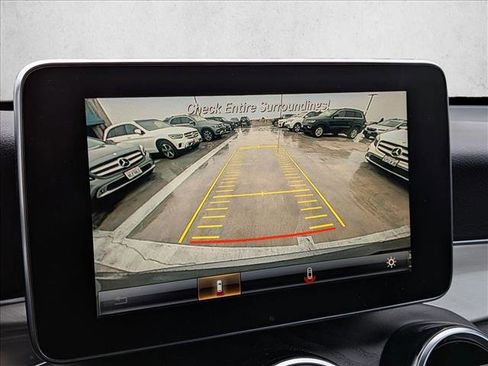 Used 2019 Mercedes-Benz GLC 300 4MATIC image 13