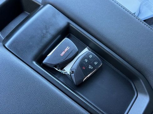 Used 2023 GMC Sierra 1500 Elevation image 27