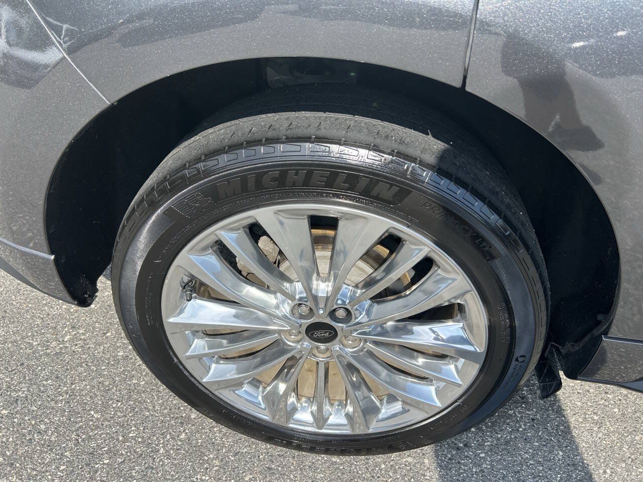 Used 2020 Ford Edge Titanium w/ Equipment Group 301A AWD/4WD image 15