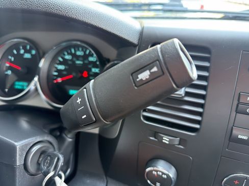 Used 2011 Chevrolet Silverado 2500 LT w/ Interior Plus Package AWD/4WD image 28