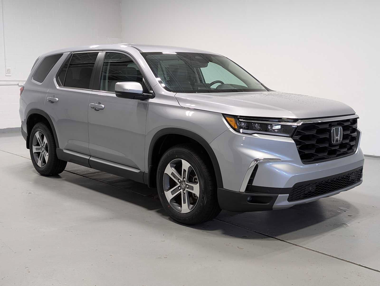 Certified 2025 Honda Pilot EX-L image 6