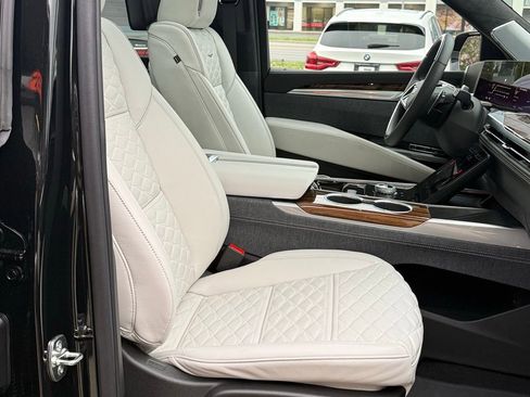 Used 2026 Cadillac Escalade Platinum Sport w/ LPO, ONYX Package AWD/4WD image 20