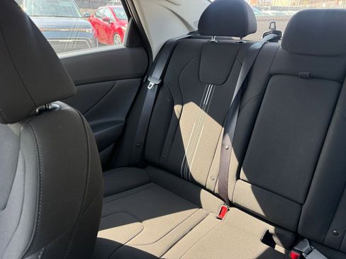 Used 2025 Hyundai Elantra SEL image 41