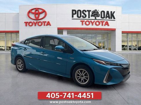 Used 2017 Toyota Prius Prime Premium FWD image 1
