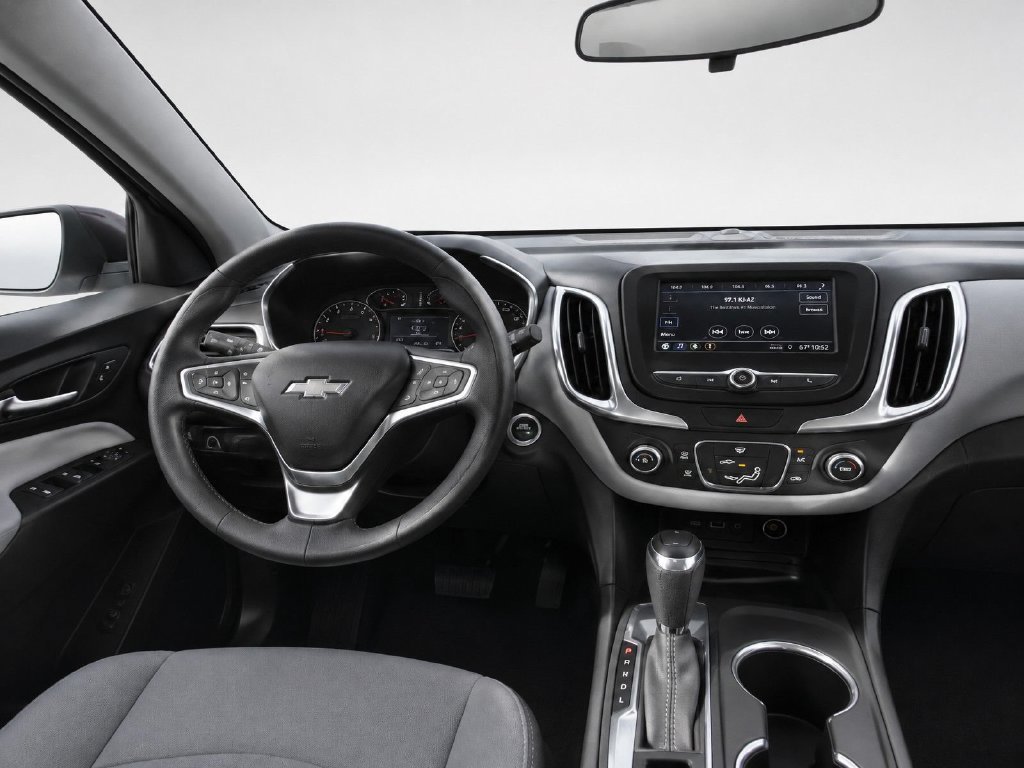 Used 2020 Chevrolet Equinox LS FWD image 38