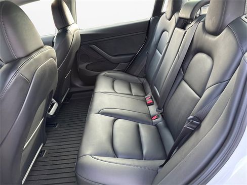 Used 2023 Tesla Model 3 Standard Range image 13