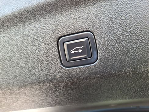 Used 2023 GMC Yukon AT4 w/ AT4 Premium Package image 8