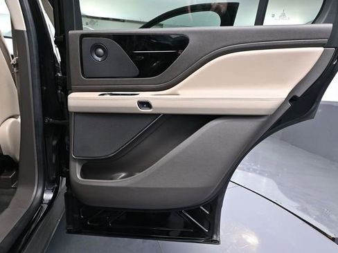 Used 2022 Lincoln Aviator Reserve w/ Elements Package Plus image 48