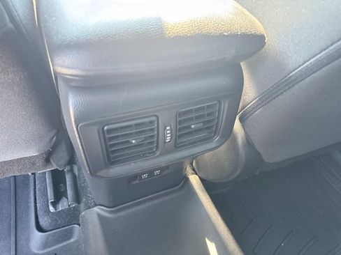 Used 2021 Toyota RAV4 XLE FWD image 21
