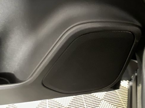 Used 2025 Chevrolet Blazer LT image 23