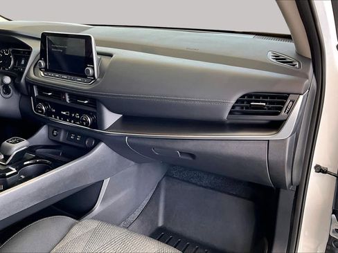 Used 2026 Nissan Rogue SV FWD image 20